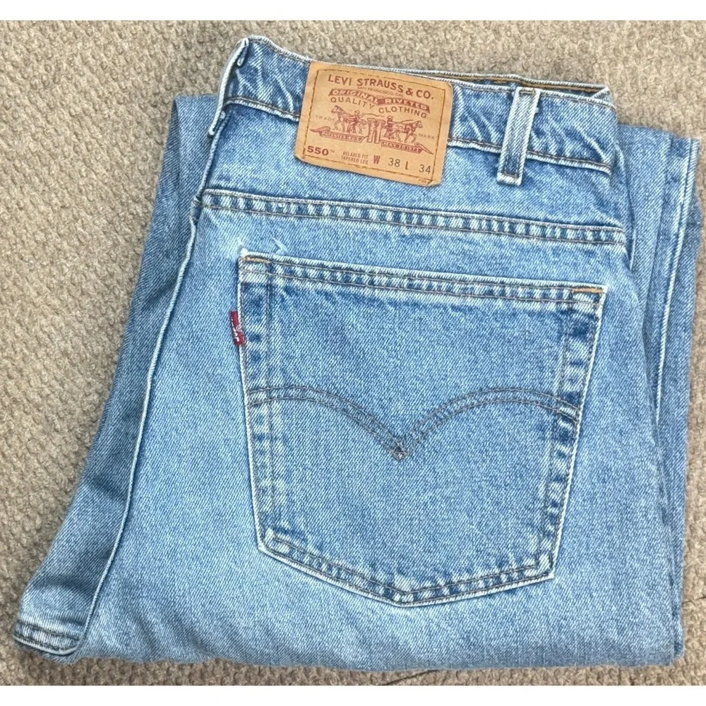 Levi's 505 Relaxed Fit Tapered Leg 5 pocket Men's Vintage Denim Jeans Size 38x34